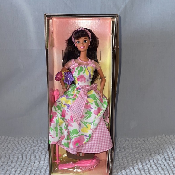 💐Avon Special Edition, Spring Petals Barbie - Picture 4 of 7